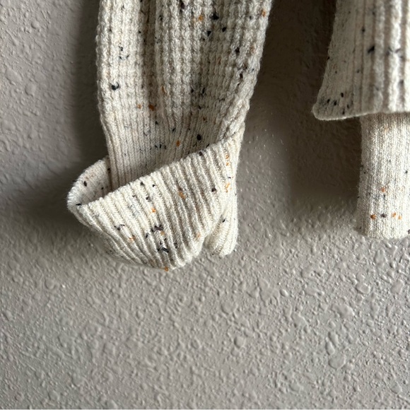 NWT Ruby‎ Moon speckled v-neck pullover cream sweater - Picture 5 of 9